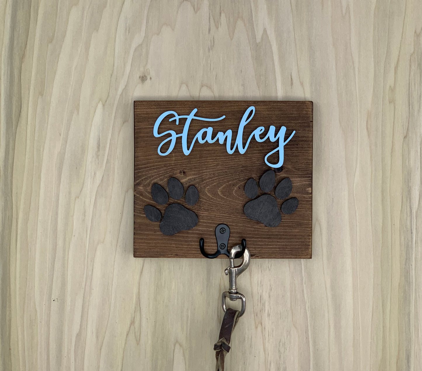 Personalized Dog Leash Holder with Paws & Name